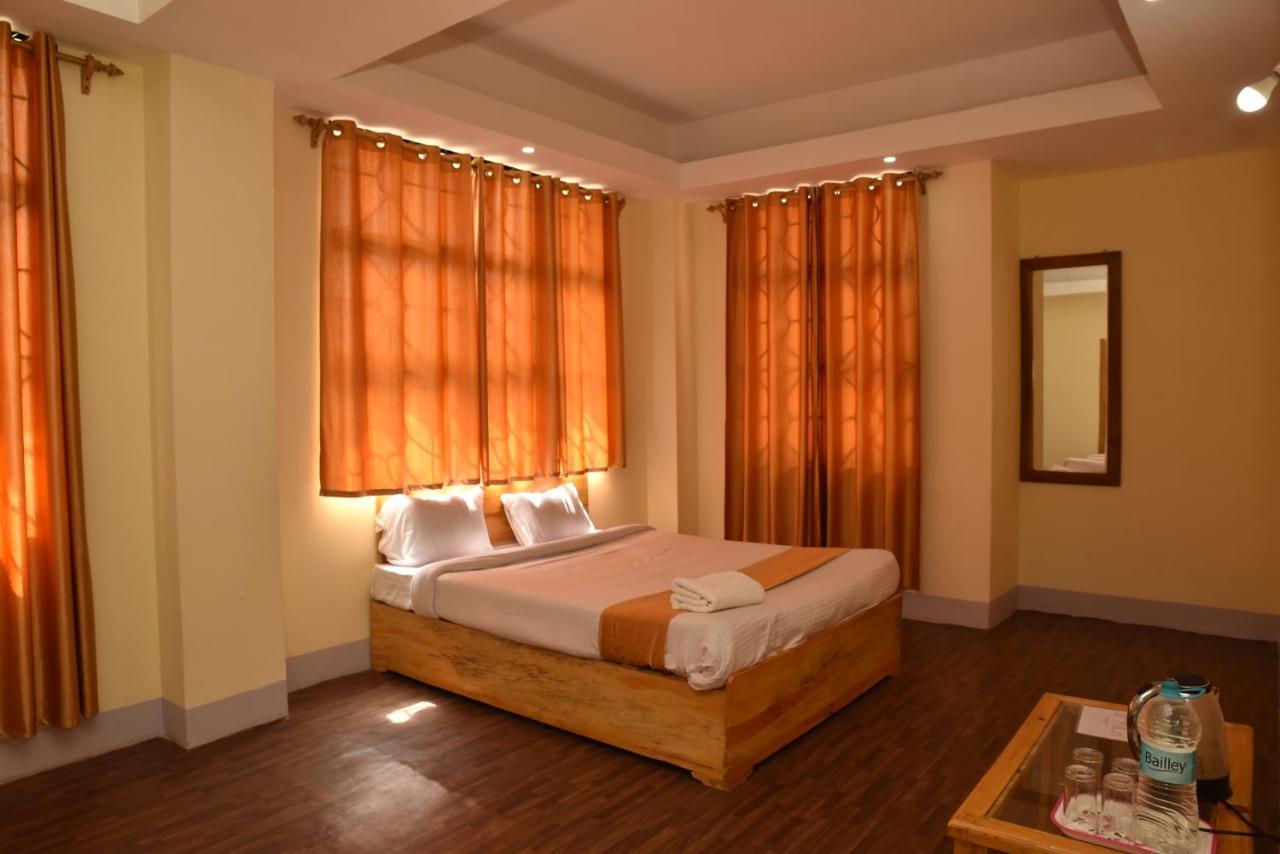 Hotel City Palace Inn Shillong Bagian luar foto